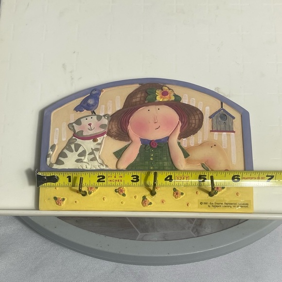 Sue Dreamer 2001 Girl Dog Cat Leash Hook Holder Wall Art w/ Box 6.5”x5.5” - Picture 5 of 7